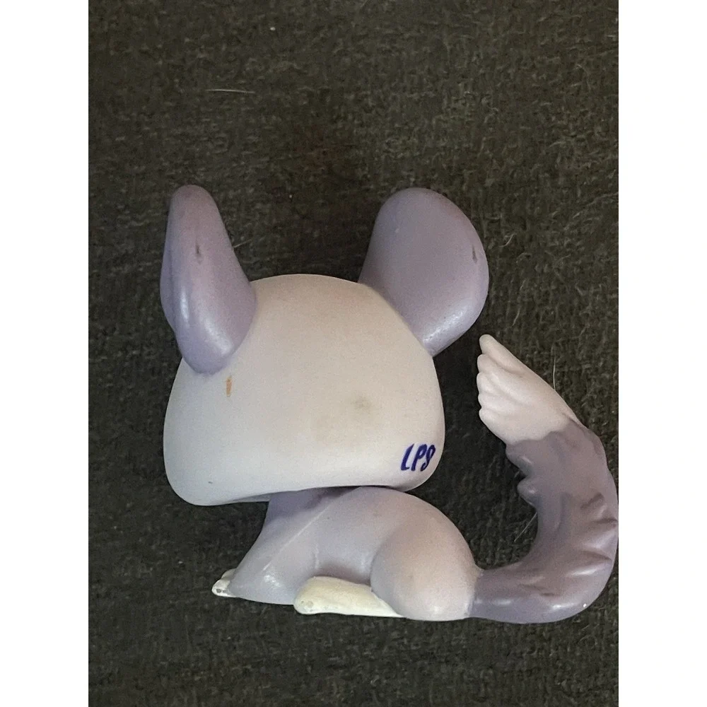 Authentic LPS Littlest Pet Shop #2135 Purple Chinchilla Flower Teal Dot Eyes #2